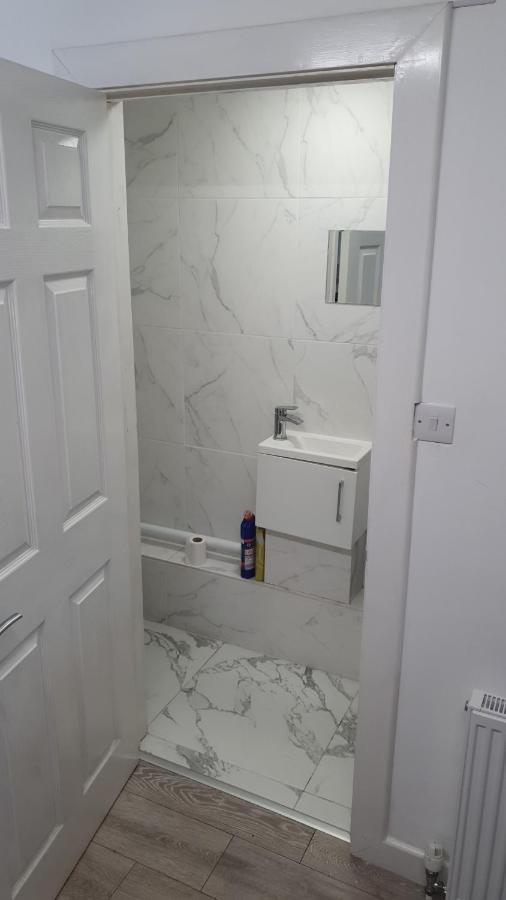 House 1905 - Self Catering Serviced Apartment Tidworth 외부 사진