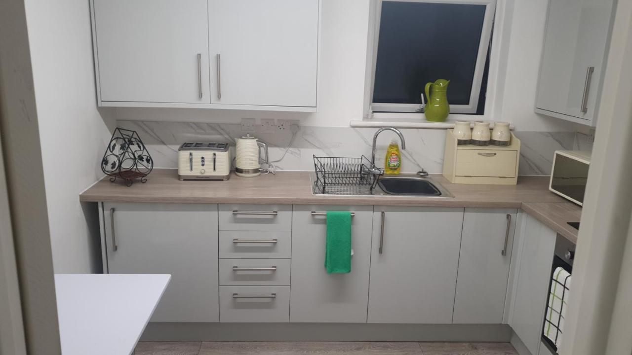 House 1905 - Self Catering Serviced Apartment Tidworth 외부 사진
