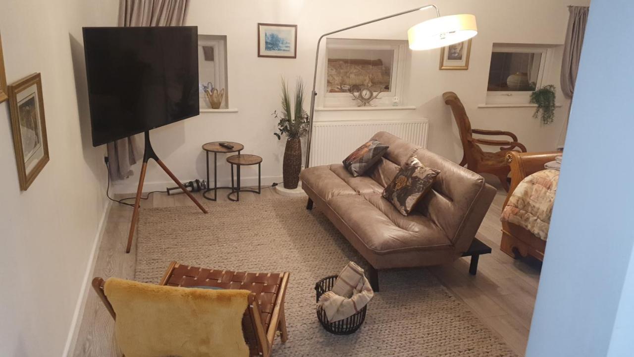 House 1905 - Self Catering Serviced Apartment Tidworth 외부 사진