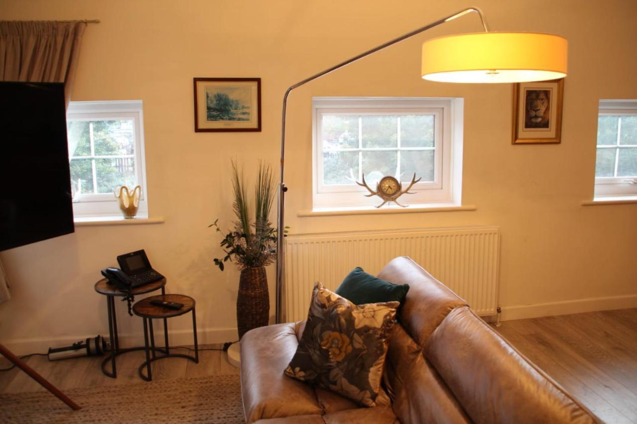 House 1905 - Self Catering Serviced Apartment Tidworth 외부 사진
