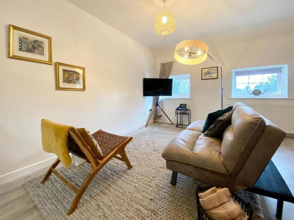 House 1905 - Self Catering Serviced Apartment Tidworth 외부 사진